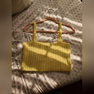 Pastel yellow fuzzy ribbed crop top 🌻